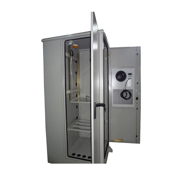 What are the standard features of a distribution box 