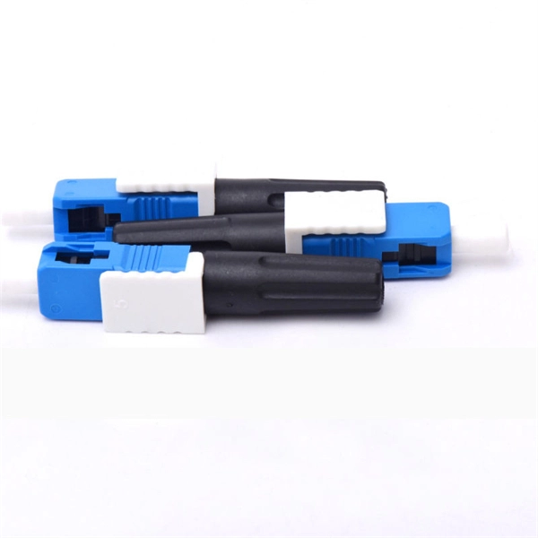 Fiber optic cable spliced ​​through ODF box