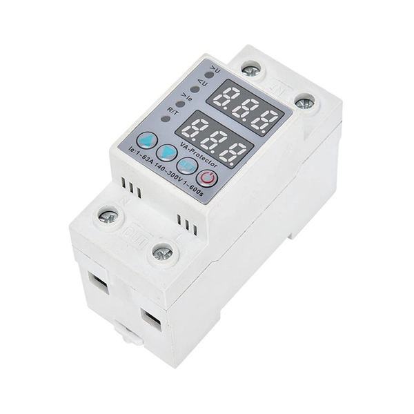 Low-voltage circuit breaker jumper in distribution box