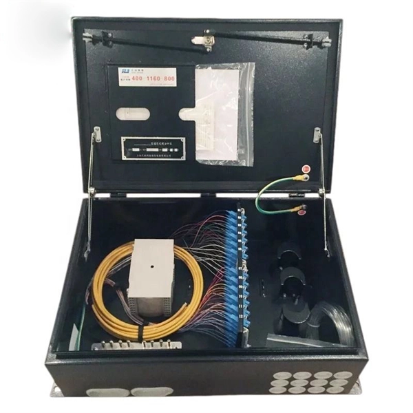 PoE switch with network management