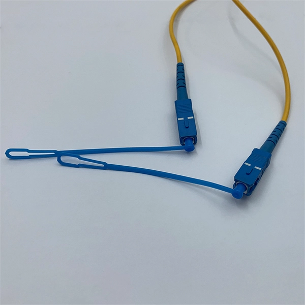 Outdoor distribution box cover