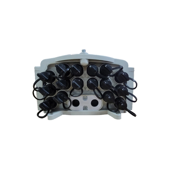 Grounding of outdoor optical cable access box
