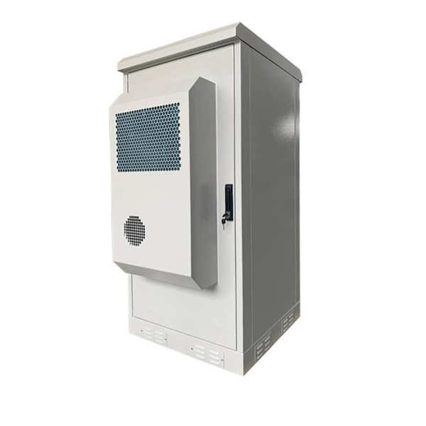 What optical fiber cable should be inserted into a 12-core fiber distribution box