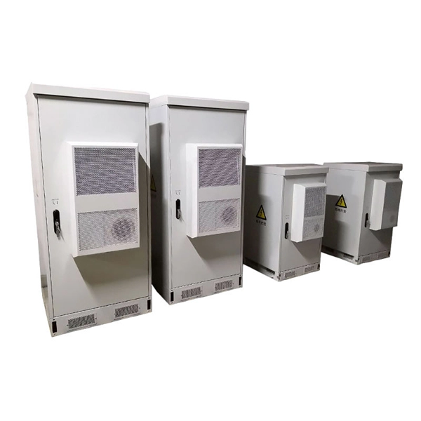 What materials are used in the distribution box