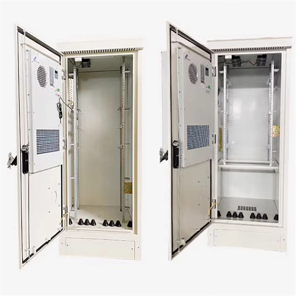 Where should the ground wire of the three-level distribution box be inserted