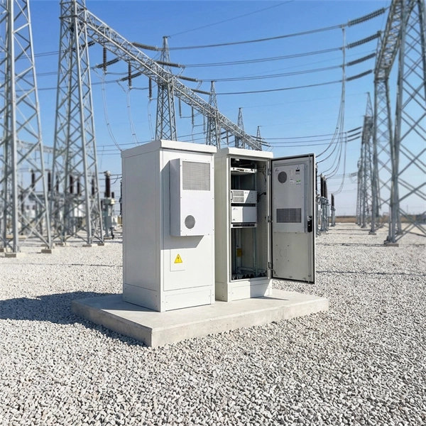 Voltage test of relay protection tester